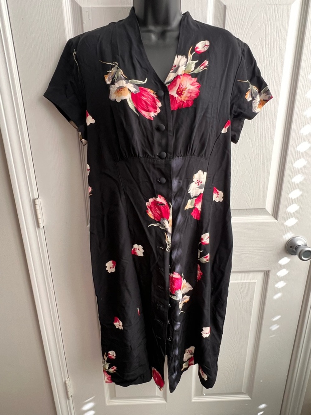 Vintage 90s Black Floral Button-Front Women’s Dress